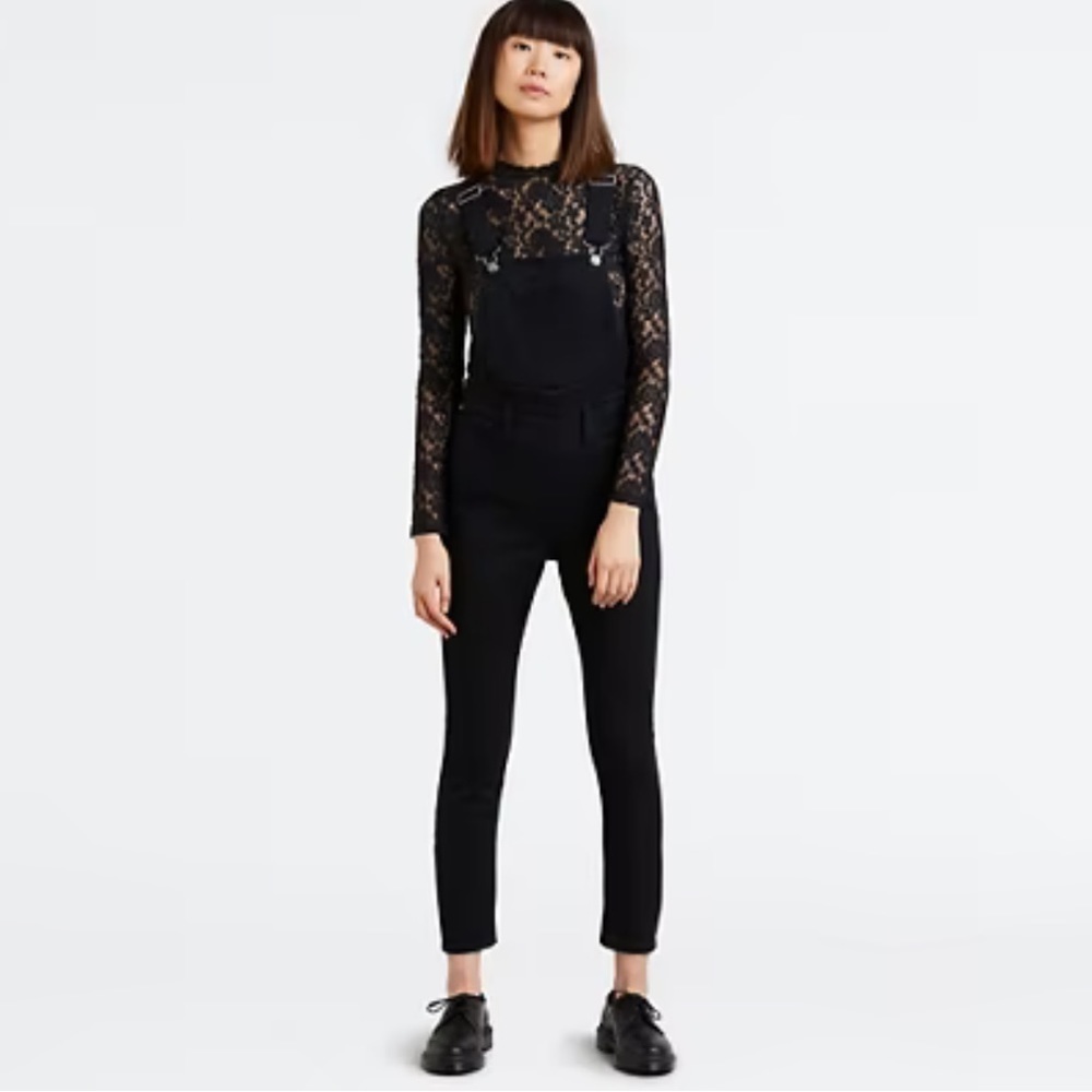 Levi’s Skinny Denim Overalls in Black Size 27